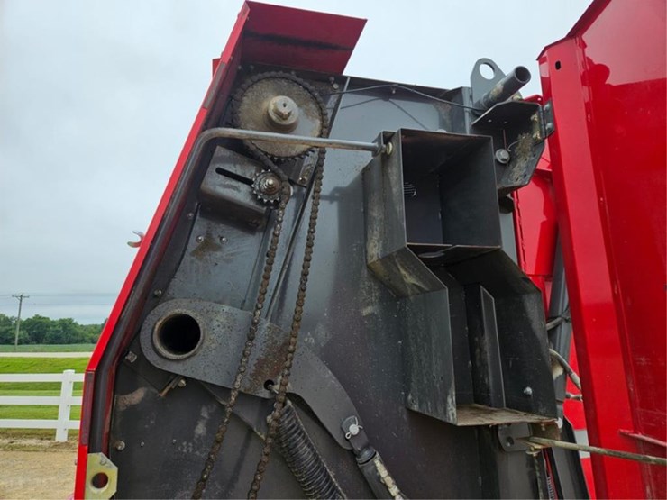 massey-ferguson-1745-image-39