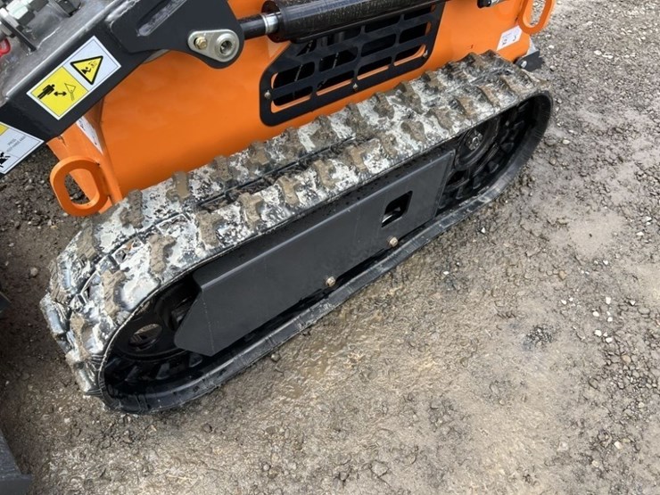 2025-land-hero-ldh-460-mini-compact-track-loader-image-10