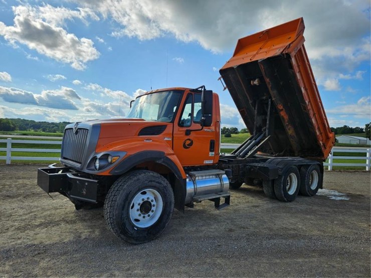 #381-•-2009-ih-7500-tandem-axle-dump-truck-image-16