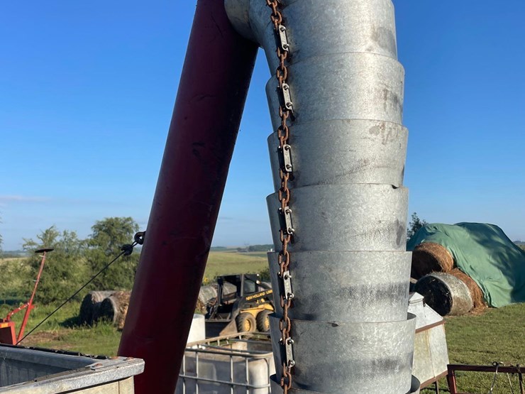 snowco-2-ton-auger-wagon-image-6