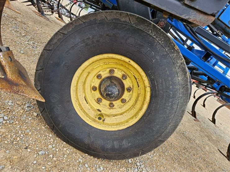 new-holland-st250-image-38