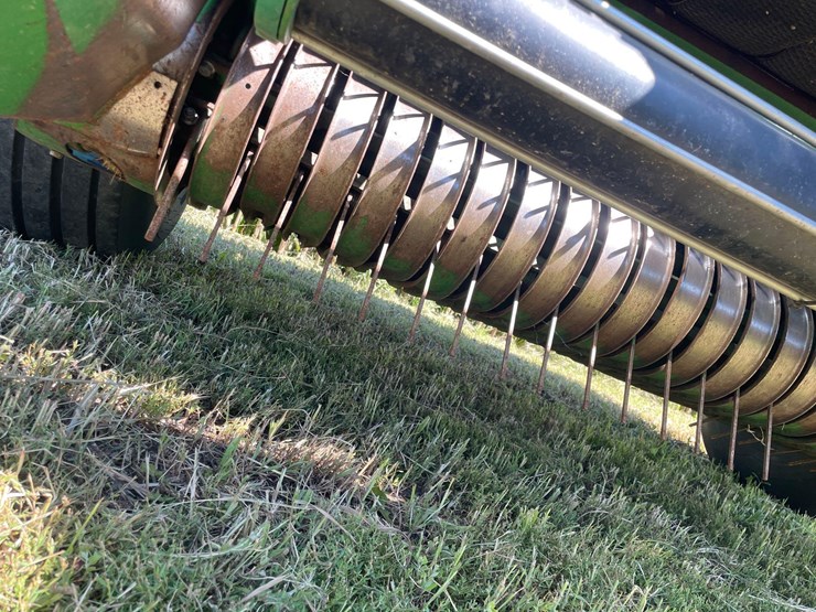 2017-john-deere-569-premium-image-14