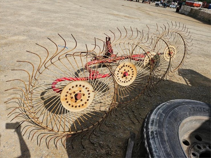 #293-•-3pt-4-wheel-rake-image-8