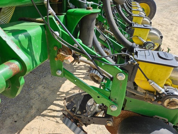 #225-•-westfield-130-71-13"-grain-auger-image-33