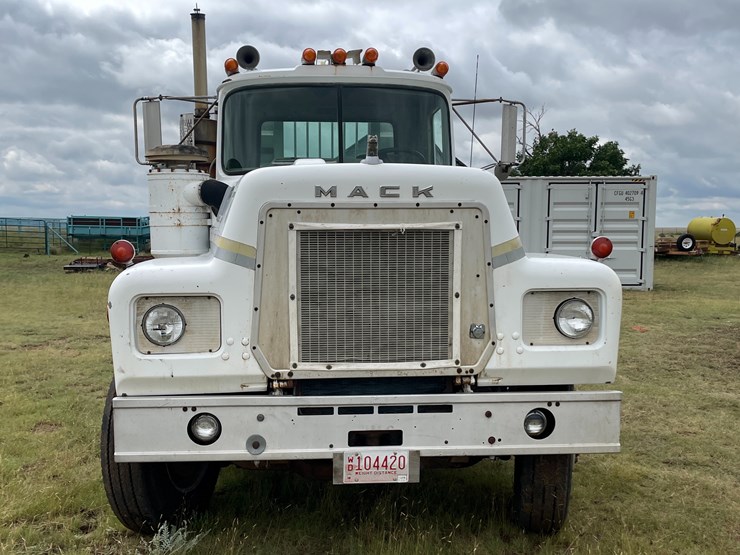 #1003-•-mack-rs700-(wagon-mound,-nm)-(nm-title-in-delay)-image-9