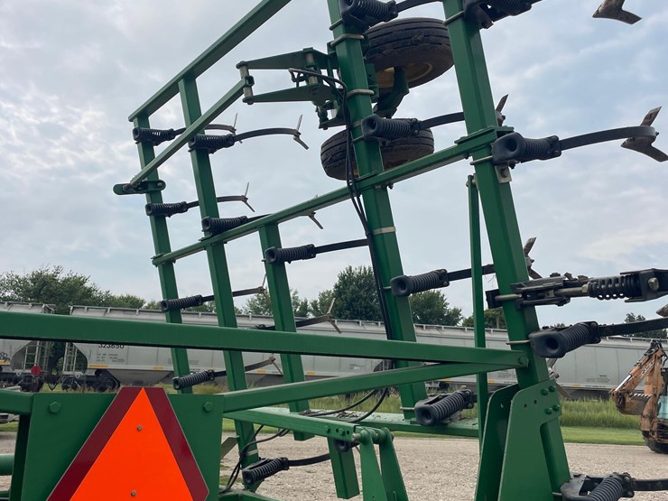 john-deere-2210-image-25