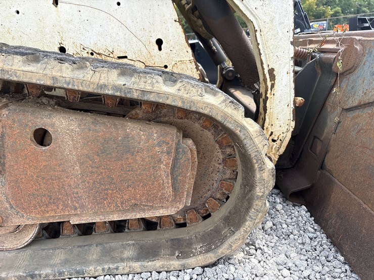 2010-bobcat-t190-image-10