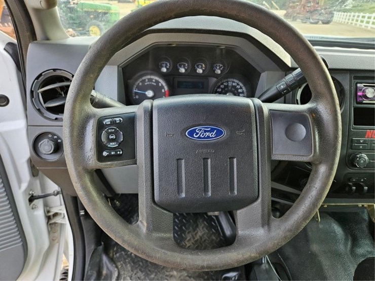 2011-ford-f350-image-33