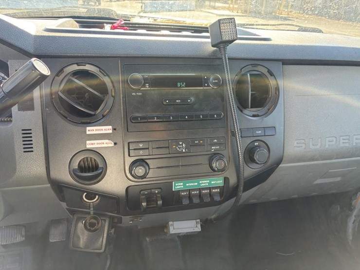 2012-ford-f550-image-14