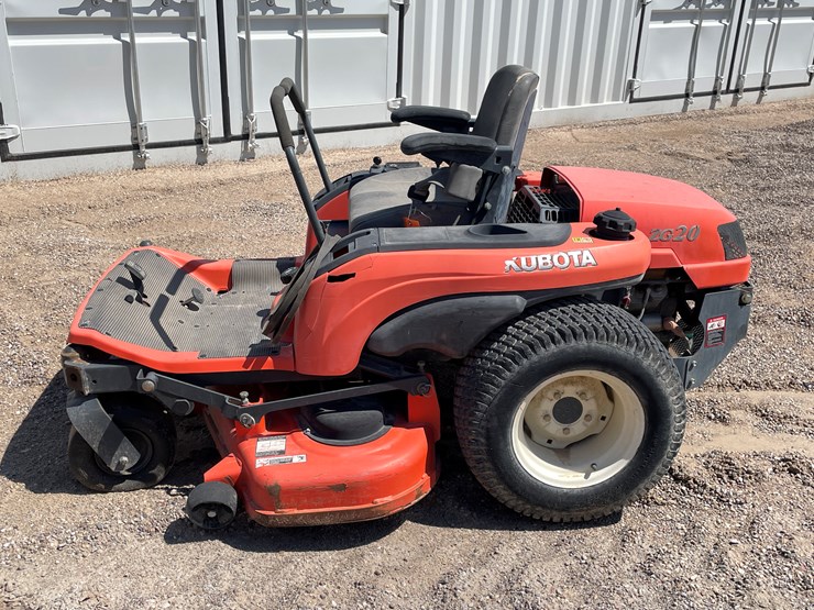 #2005-•-kubota-zero-turn-mower-image-8