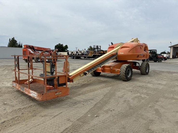 2009-jlg-400s-image-1