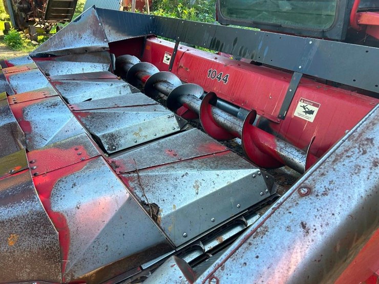 case-ih-1044-image-1