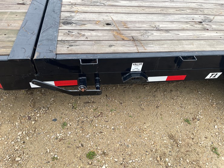 #164-•-2023-pj-tilt-top-16'-utility-trailer-(has-wi-title)-image-14