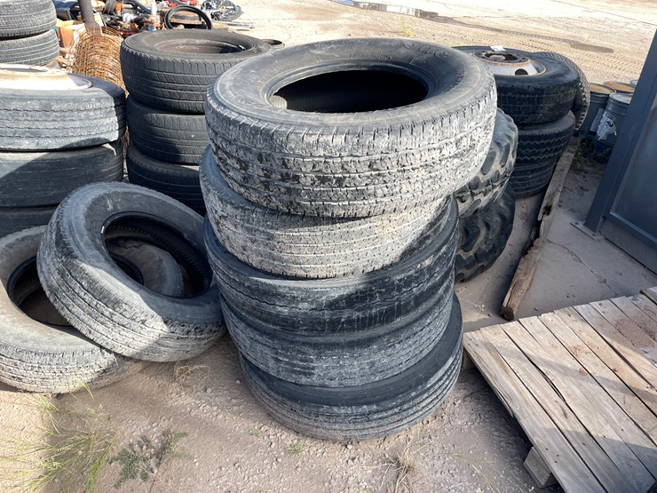 #3735-•-lot-of-tires-(las-cruces,-nm)-image-23