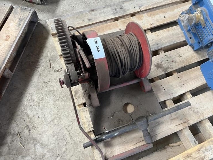 beebe-bros.-all-steel-5-ton-winch-image-1