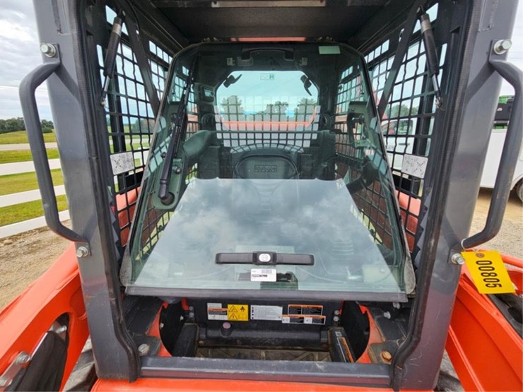 kubota-ssv75-image-17