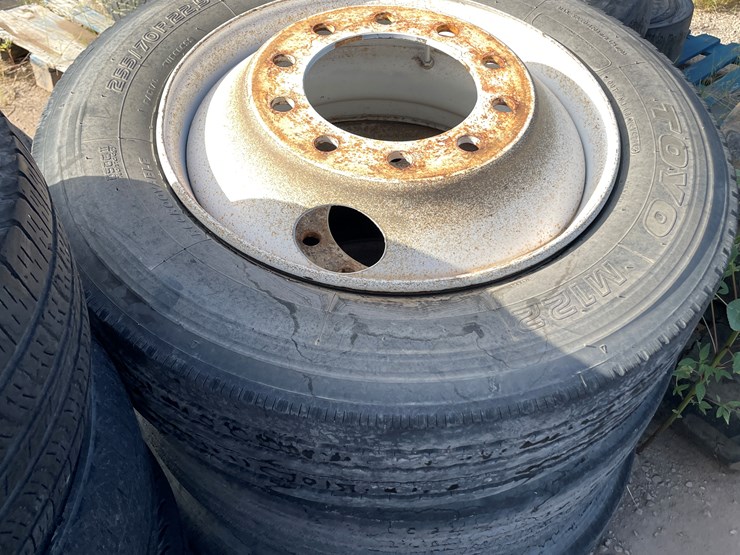 #3735-•-lot-of-tires-(las-cruces,-nm)-image-9