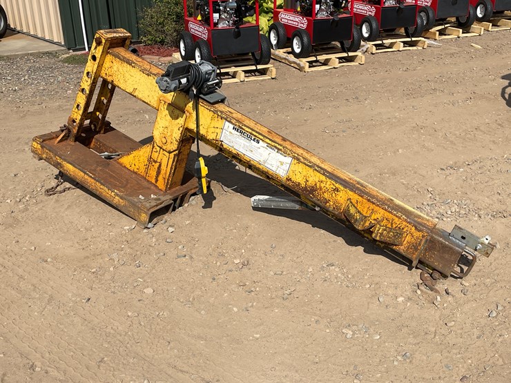 #2022-•-forklift-jib-with-winch-image-2