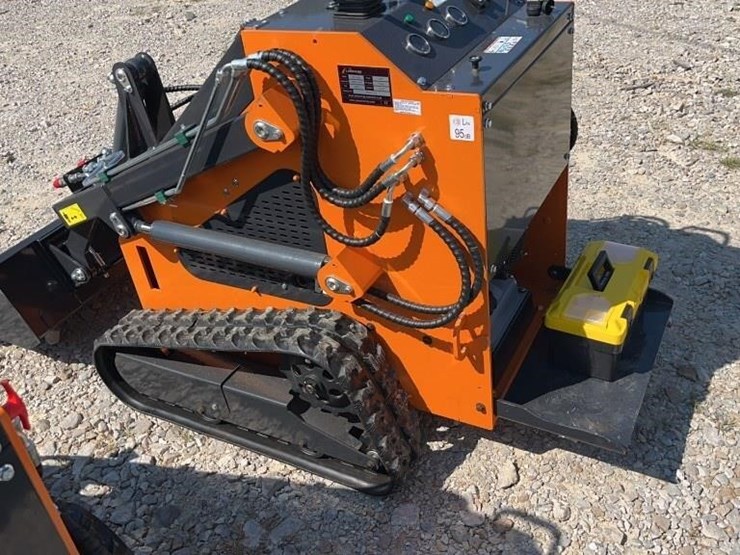 landhero-ldh-t460-mini-skid-steer-image-5