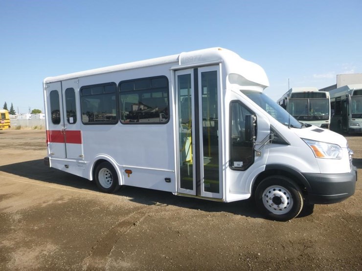 2018-ford-e350-image-3