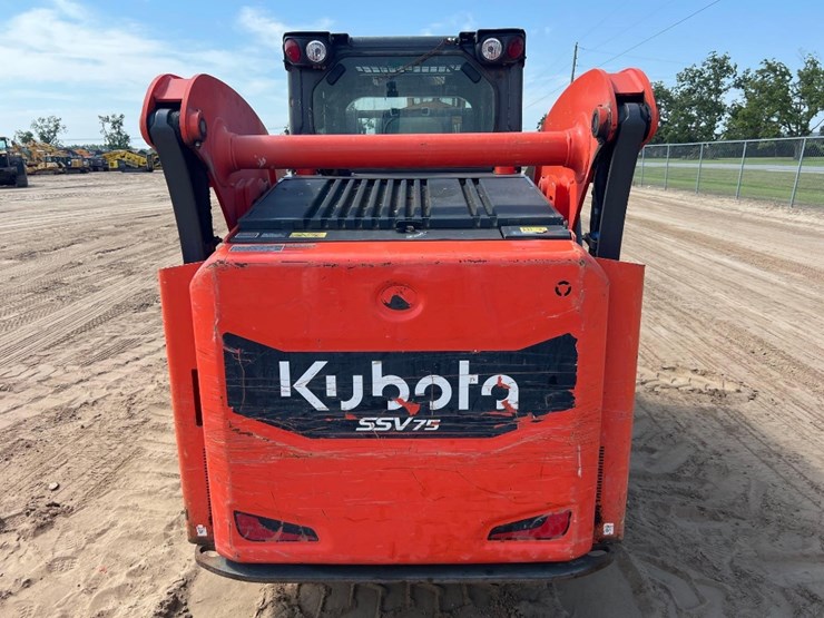 2022-kubota-ssv75-image-3