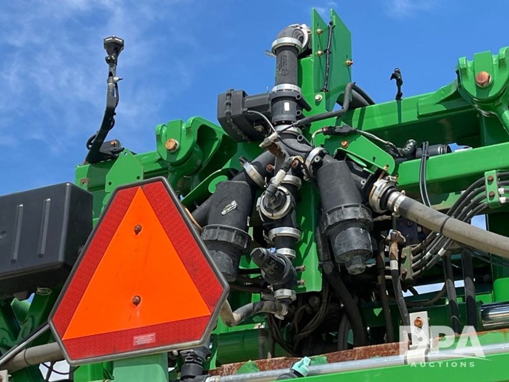 2014-john-deere-r4038-image-48