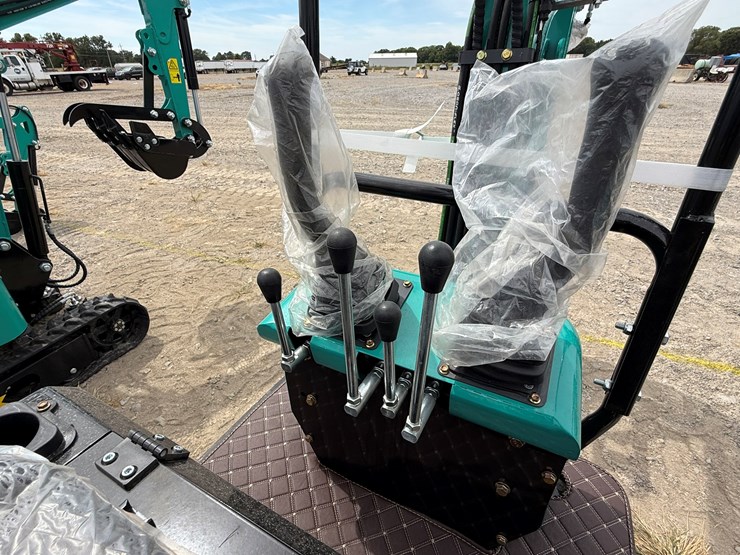 #220-•-#26495-•-unused-cfg-qh12rqh12r-mini-excavator-qh12r202507030543-image-25