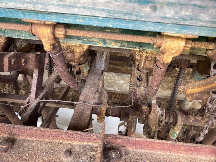 oliver-superior-8ft-grain-drill-image-18