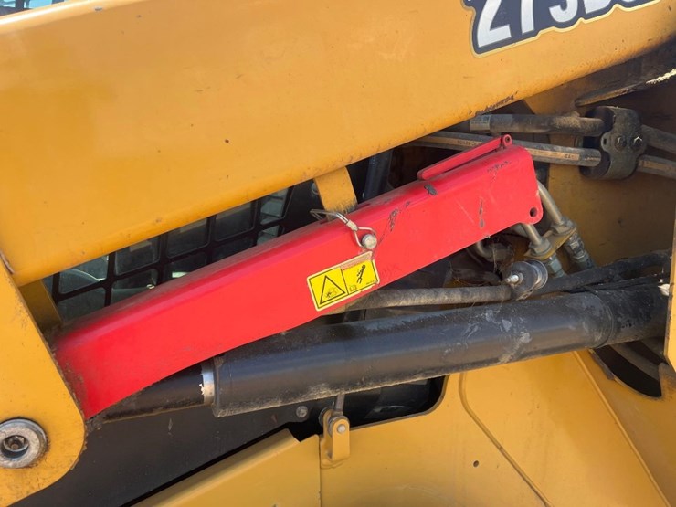 2023-caterpillar-279d3-image-12