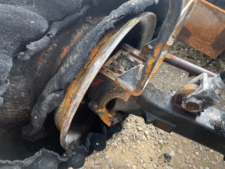 #2059-•-lull-telehandler-*non-runner*-*fire-damage*-image-19