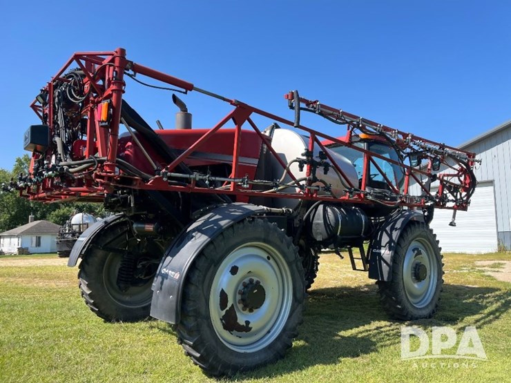 2011-case-ih-patriot-3330-image-10