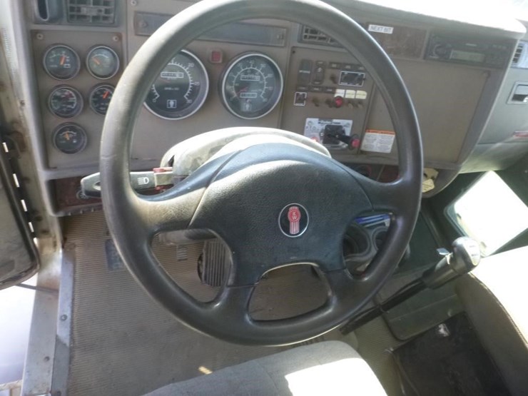2009-kenworth-t370-image-19