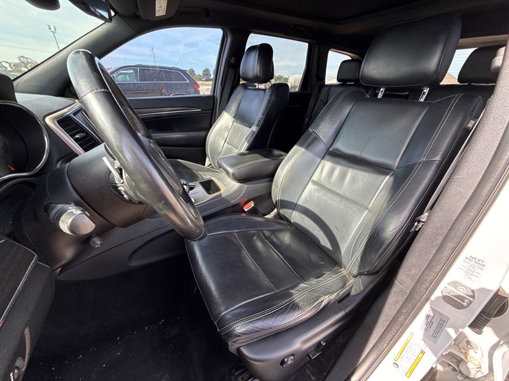 2015-jeep-grand-cherokee-image-27