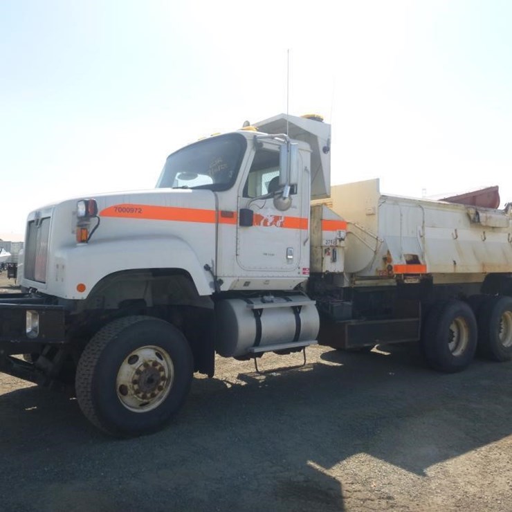 2004 INTERNATIONAL 5500