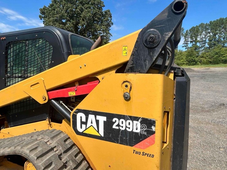 2017-caterpillar-299d2-image-12