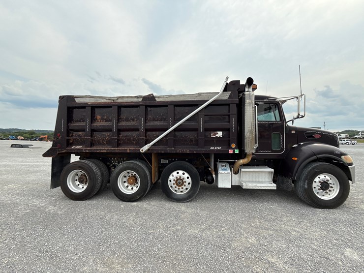 peterbilt-340-image-13