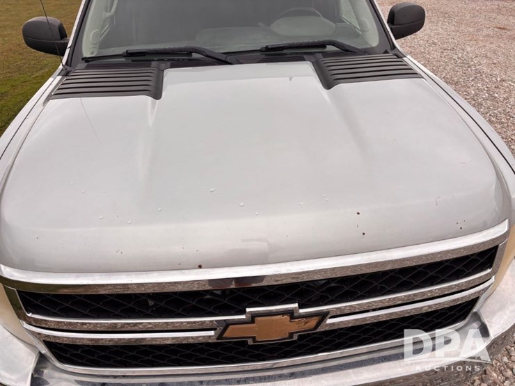 2011-chevrolet-2500hd-image-19
