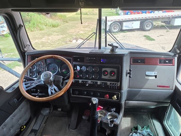 2008-kenworth-t660-image-26