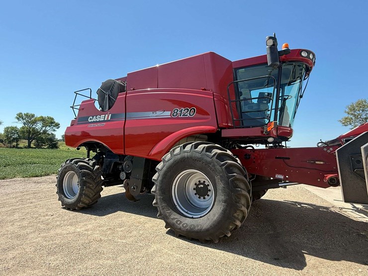 2009-case-ih-8120-image-1