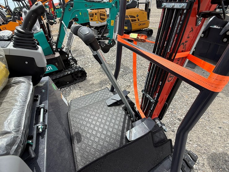 #220-•-#26485-•-unused-cfg-mx15rx-mini-excavator-image-29