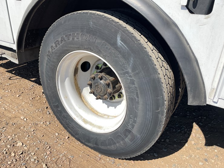 #2132-•-2013-freightliner-bucket-truck-(has-mn-title)-image-30