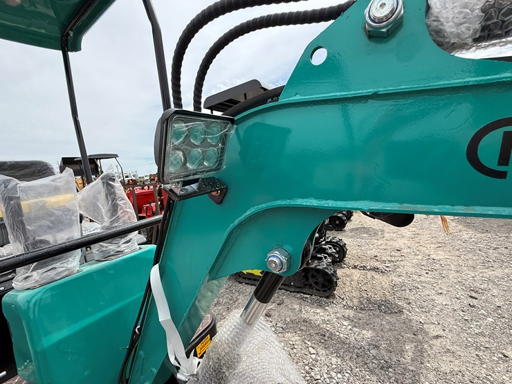 #220-•-#26486-•-unused-cfg-qh12r-mini-excavator-qh12r202507060556-image-17