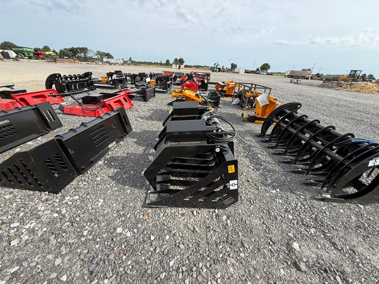 #2000-•-#26340-•-unused-giyi-72"-skid-steer-wood-grabber-cxlkzmq250720-image-5