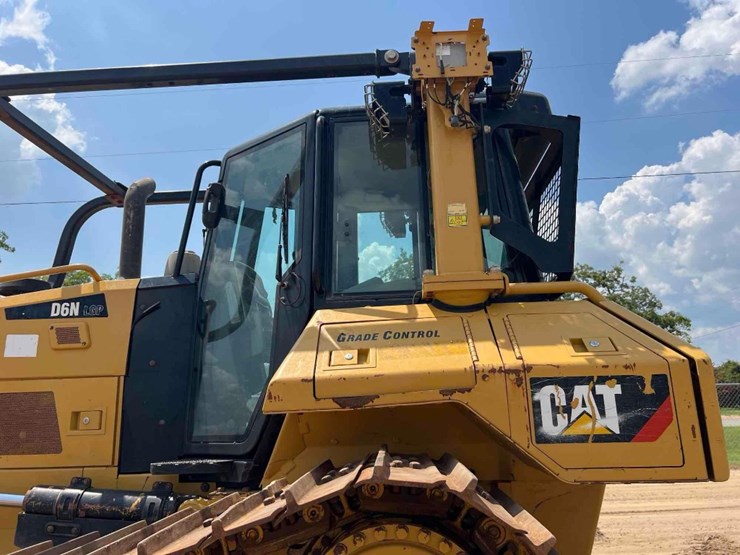 2019-caterpillar-d6n-lgp-image-30