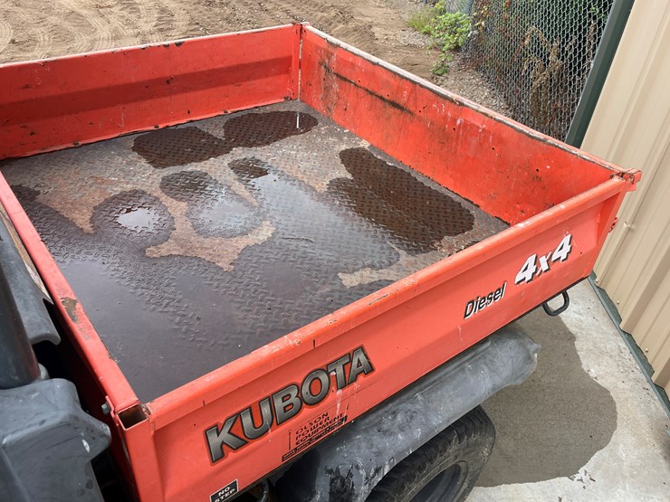 2023-kubota-rtv900-image-15