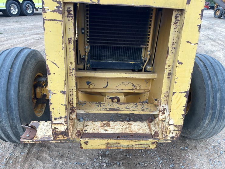 #2140-•-hull-706e-lift-truck-image-13