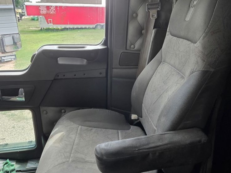 2008-kenworth-t660-image-28