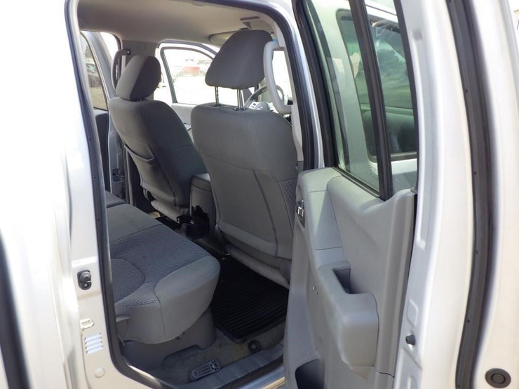 2018-nissan-frontier-image-8
