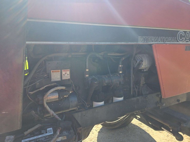1984-case-ih-2394-image-44