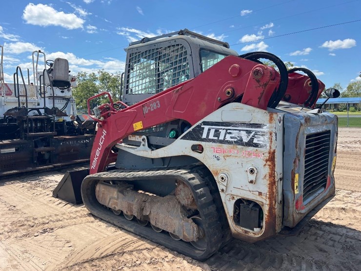 2019-takeuchi-tl12v2-image-2